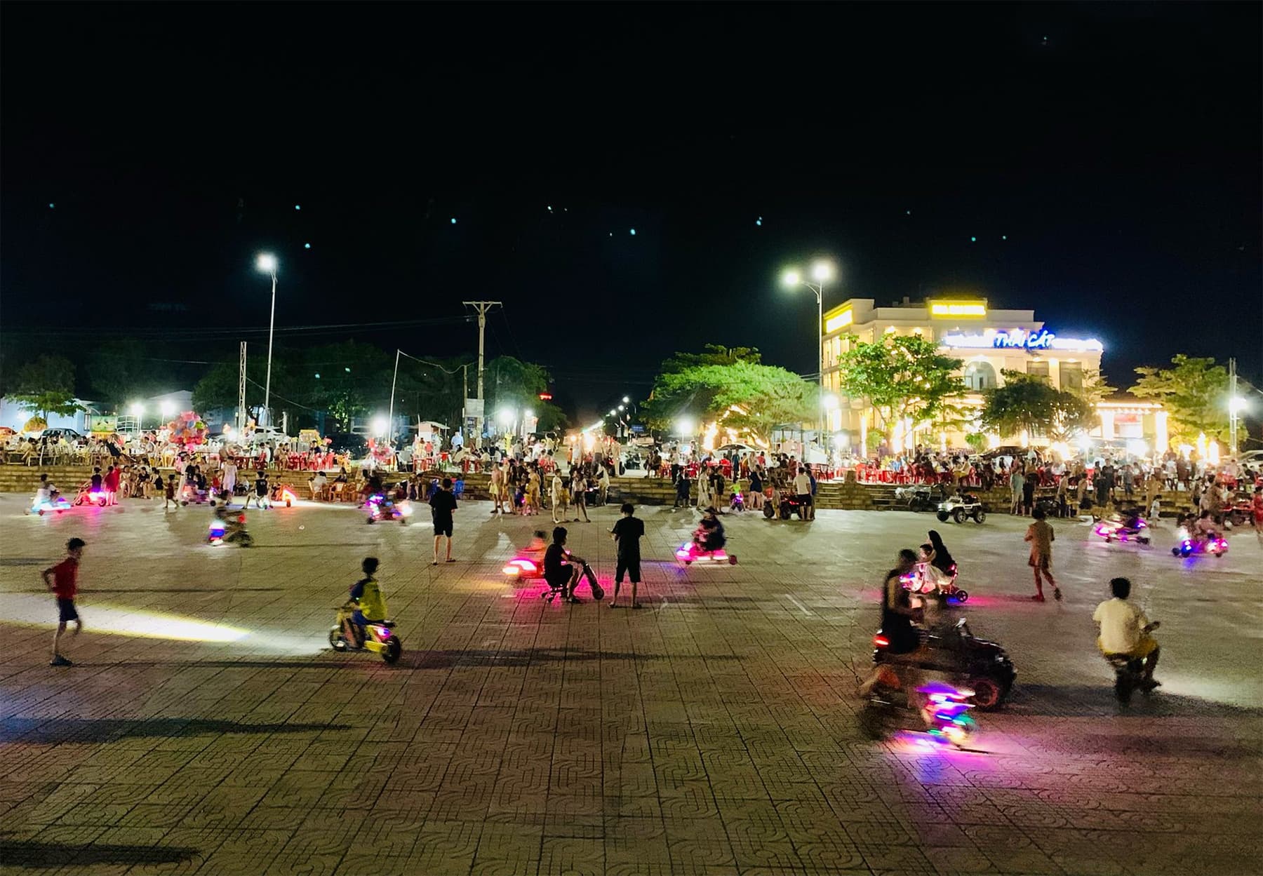 Quảng trường ven biển