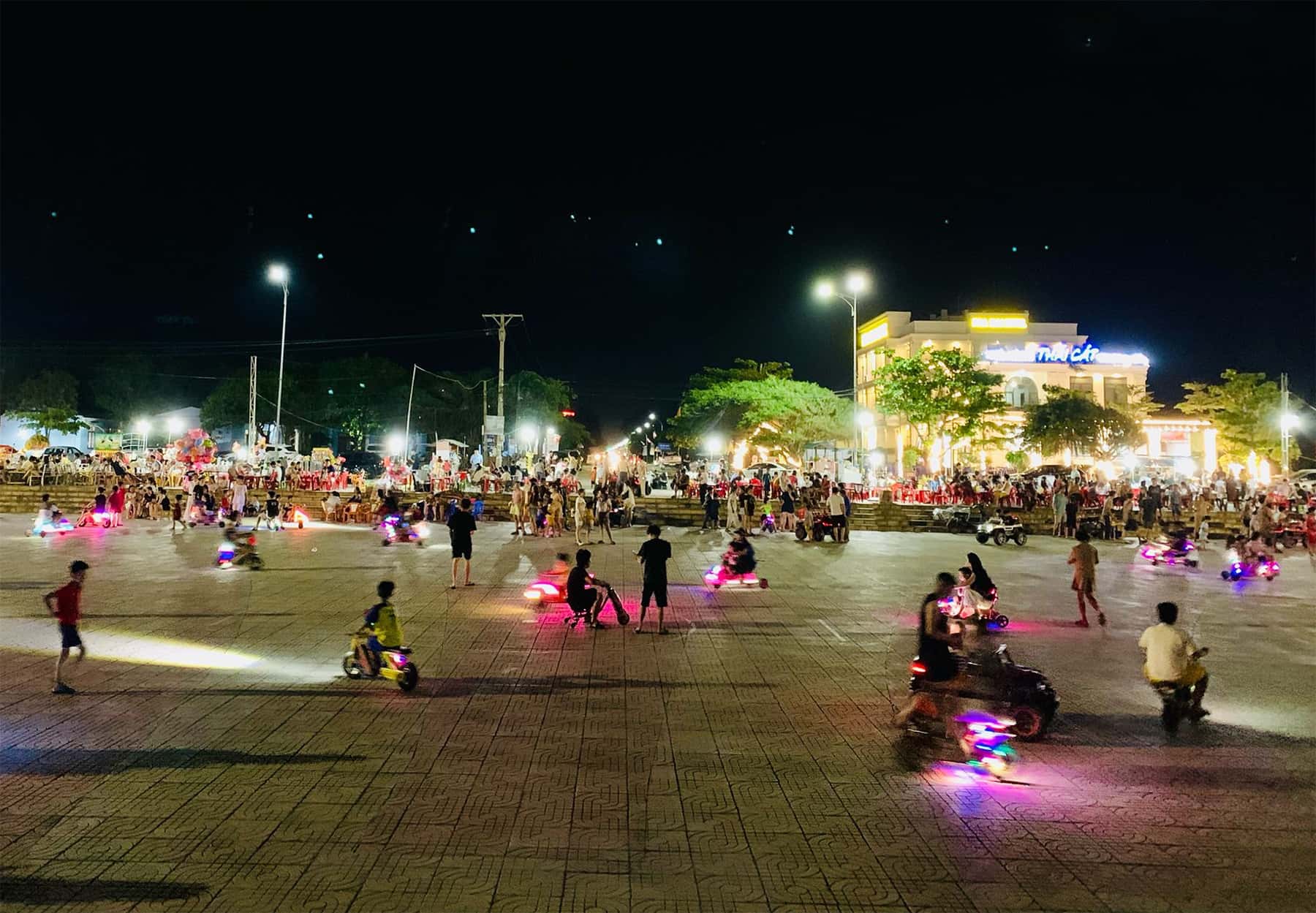 Quảng trường ven biển